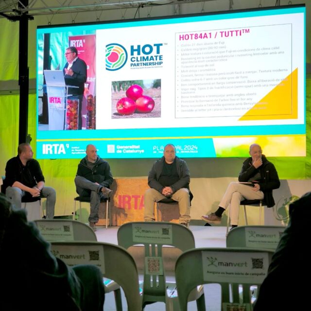 🍏🌟 Participació de la Cooperativa a la XXIX Jornada Frutícola de Mollerussa 2024 🌟🍏

Ens complau anunciar que els tècnics de la cooperativa Jaume Badia (Nufri), Marc Nart (Fruits de Ponent), Xavier Orteu (Actel) y Francesc Raset de (Girona Fruits), van formar part de la Taula Tècnica d'Experts en Producció de Tutti a la XXIX Jornada Frutícola de Mollerussa. 🍎👨‍🔬

#CooperativaDeFruita #ProduccióDePomes #JornadaFrutícola2024 #Mollerussa #ExpertsEnFruita #Agricultura #Fruticultura #Tutti